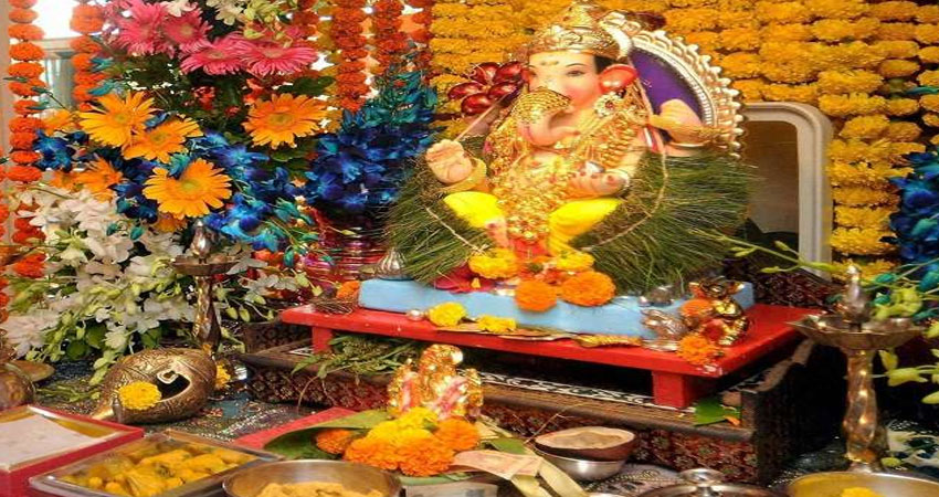 गणेश चतुर्थी और अनंत चतुर्दशी के दिन भगवान की कृपा पाने के लिए इन मंत्रों का करें जाप गणेश चतुर्थी और अनंत चतुर्दशी के दिन भगवान की कृपा पाने के लिए इन मंत्रों का करें जाप